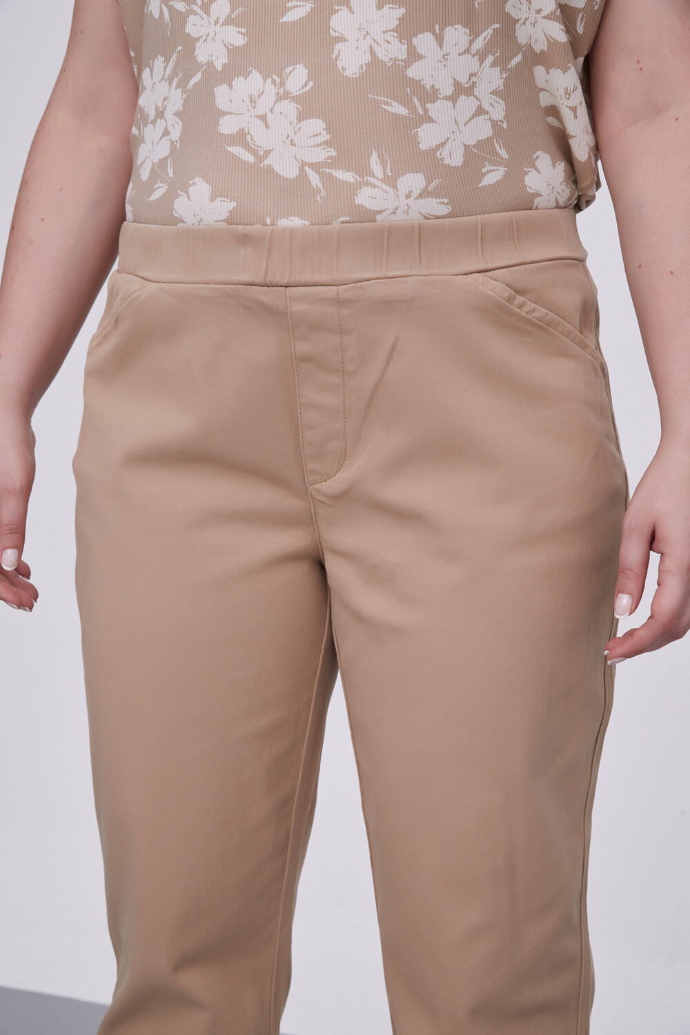 Pantalon Bekwai Beige Oscuro