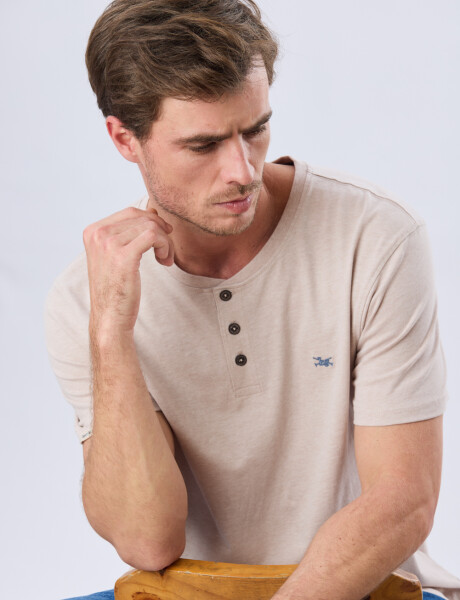 REMERA LISA DE ALGODÓN Beige