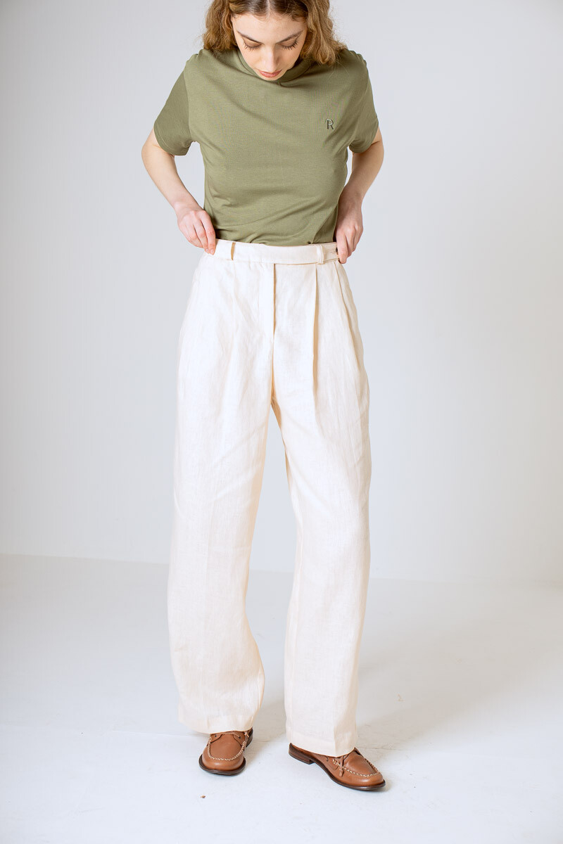 Teby Off White