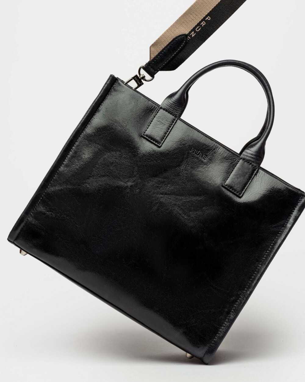 Cartera de Mano Capri En Cuero Liso Negro