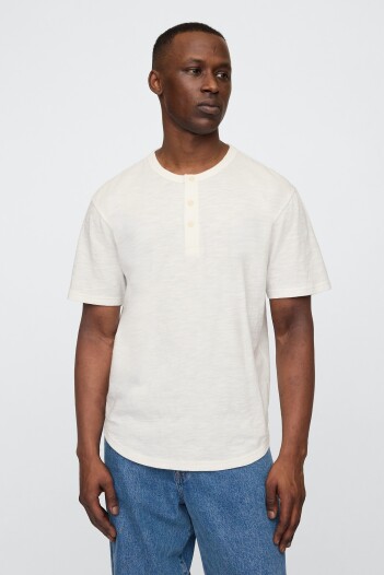Remera Con 3 Botones Hombre New Off White