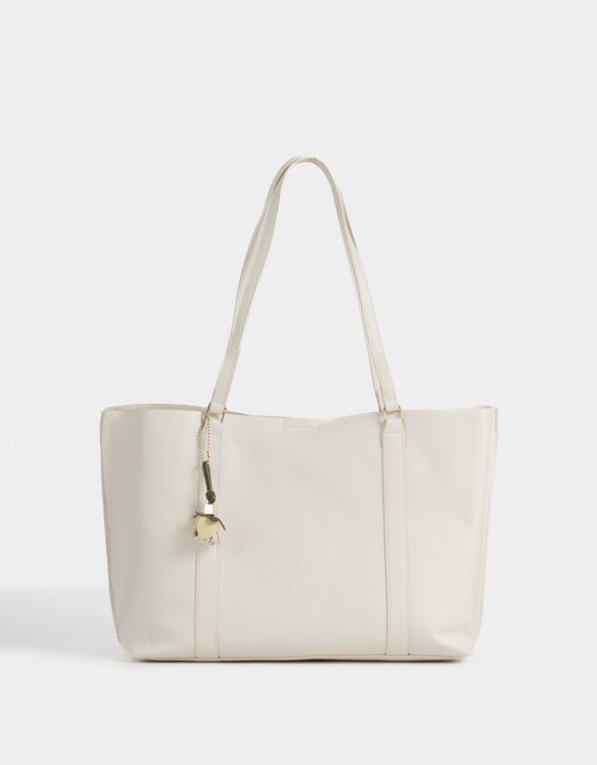 Shopper Cartera Shopper Con Charm - Blanco Crudo