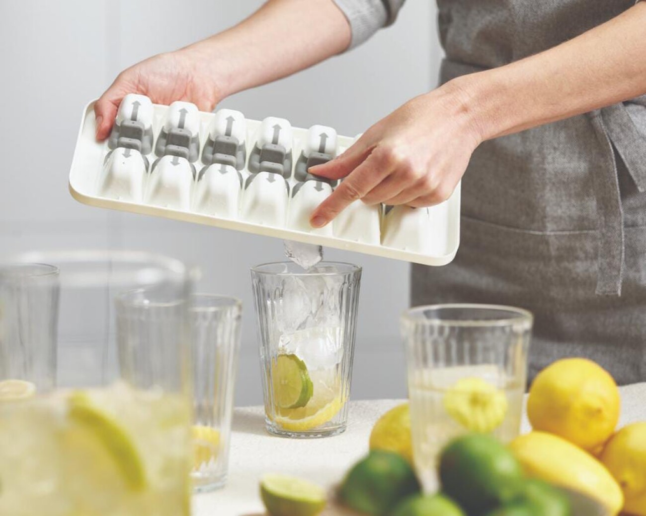 Cubetera con tapa “Easy-Release” Joseph Joseph Duo Cubetera con tapa “Easy-Release” Joseph Joseph Duo