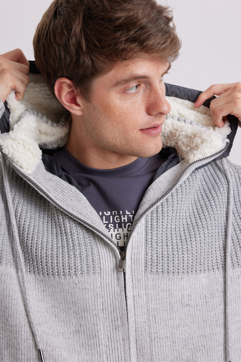 Campera tejida con corderito Gris melange