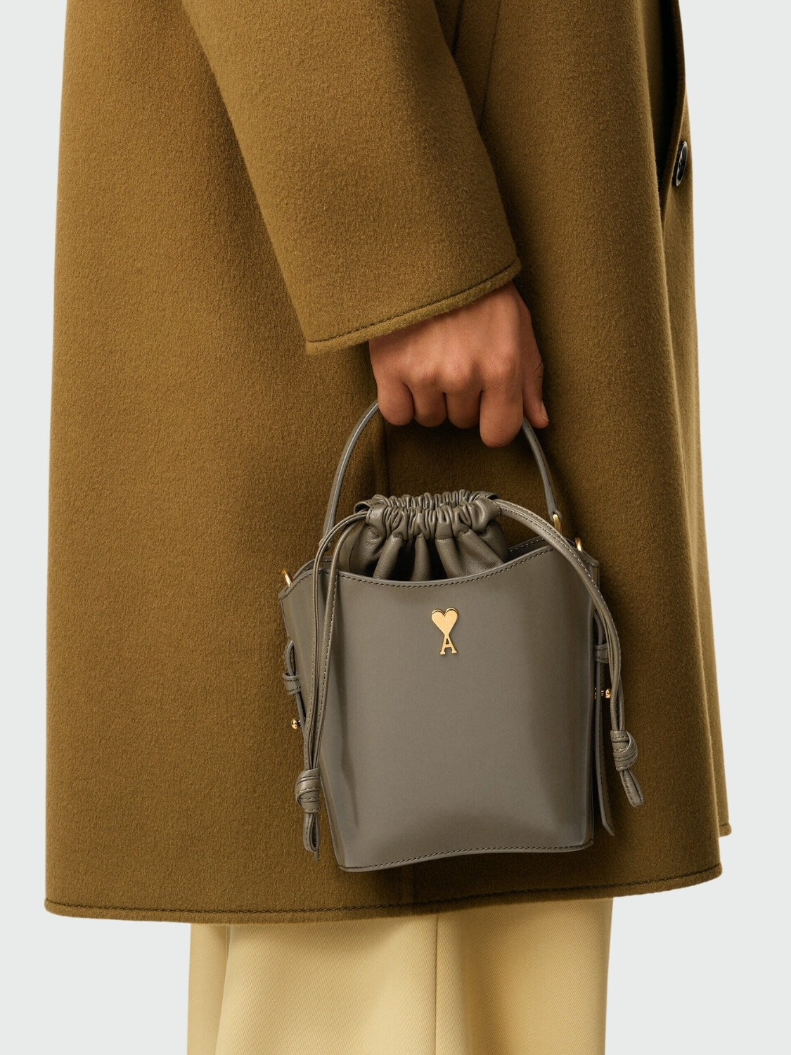 AMI PARIS - Minibolso Paris de Piel Lacada Alta Automática