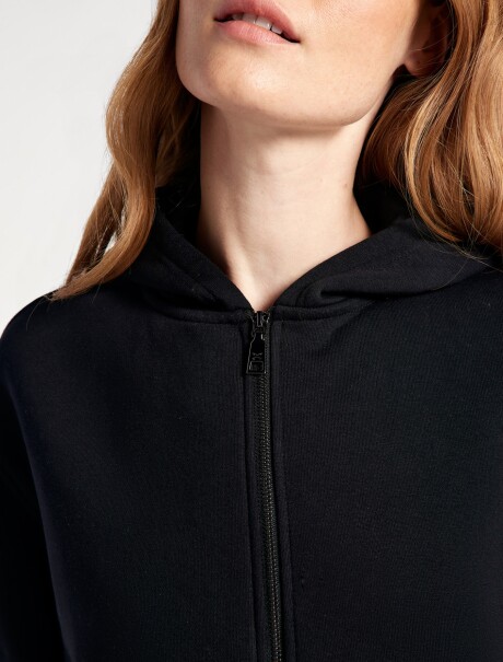 CAMPERA CON CAPUCHA MARRÓN