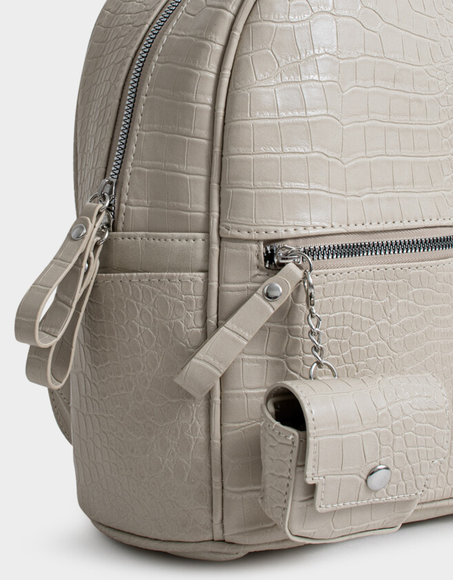 Mochilas Urbanas Mochila Efecto Croco Con Charm - Marron Beige