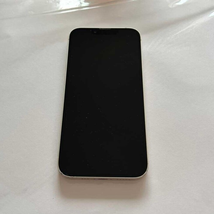 iPhone 13 128GB - White iPhone 13 128GB - White