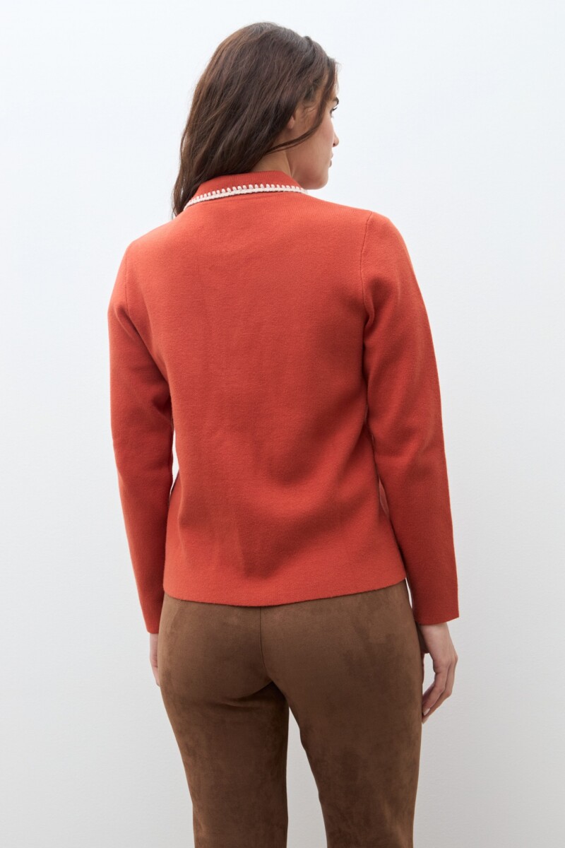 Chaqueta tejida bordado en contraste lacre