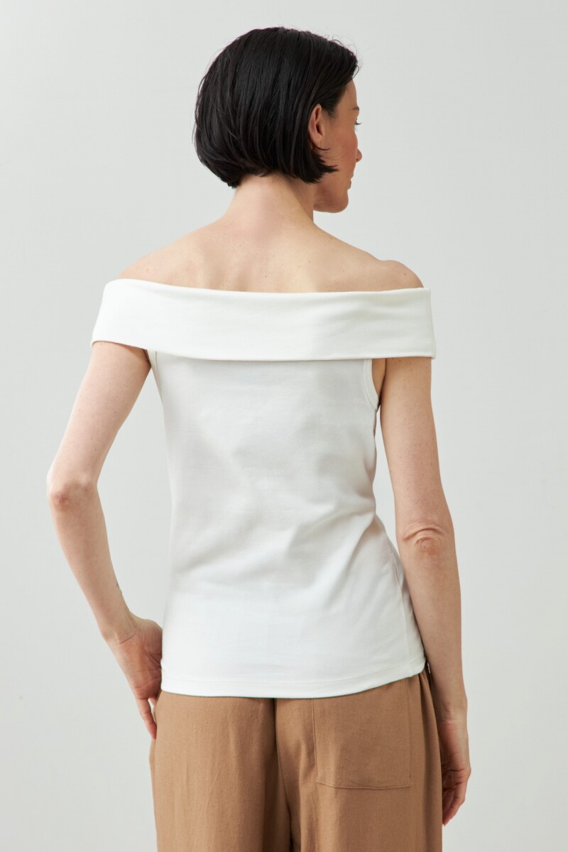 Remera escote bardot crudo