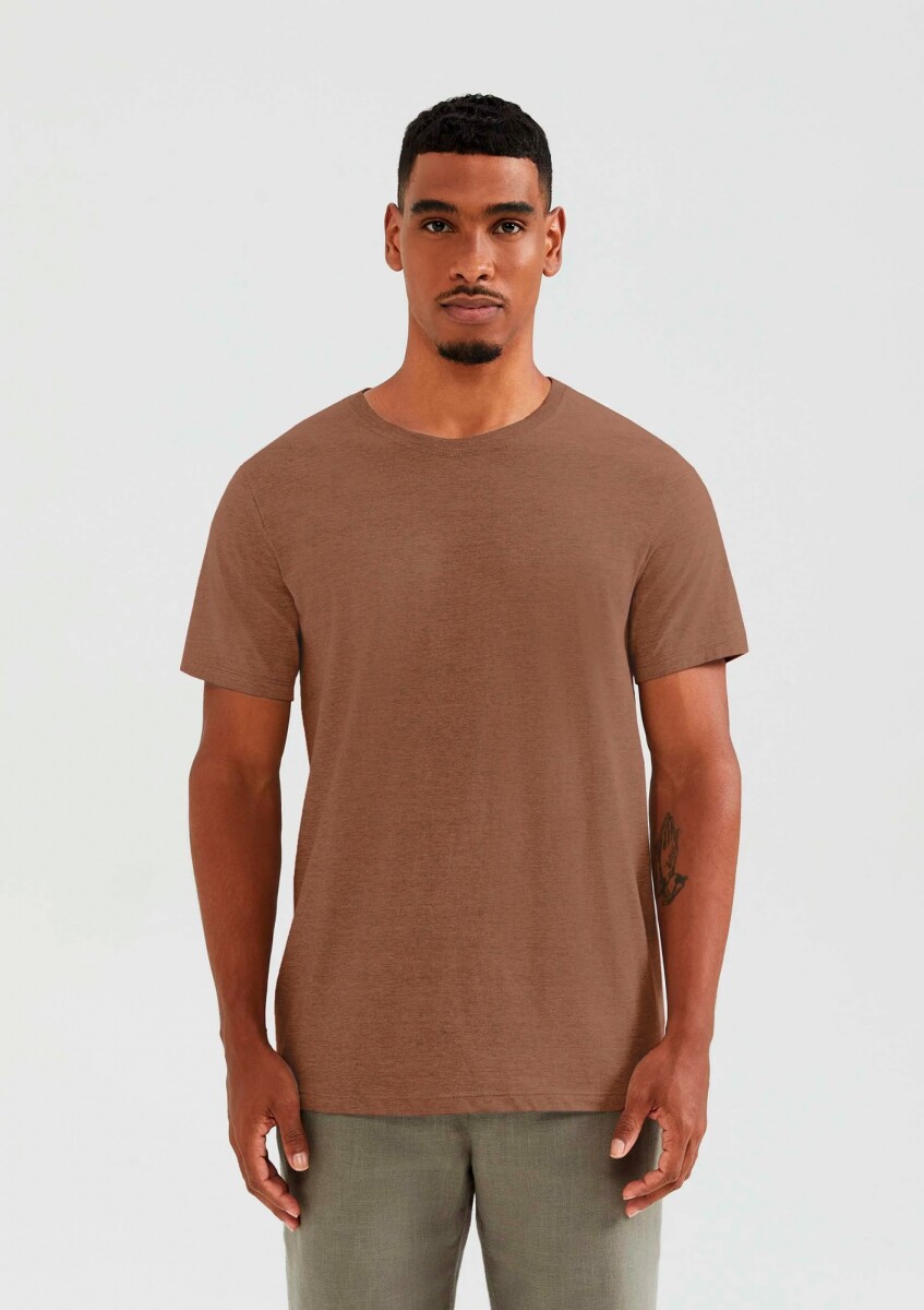 CAMISETA BÁSICA MANGA CORTA - MARRÓN 
