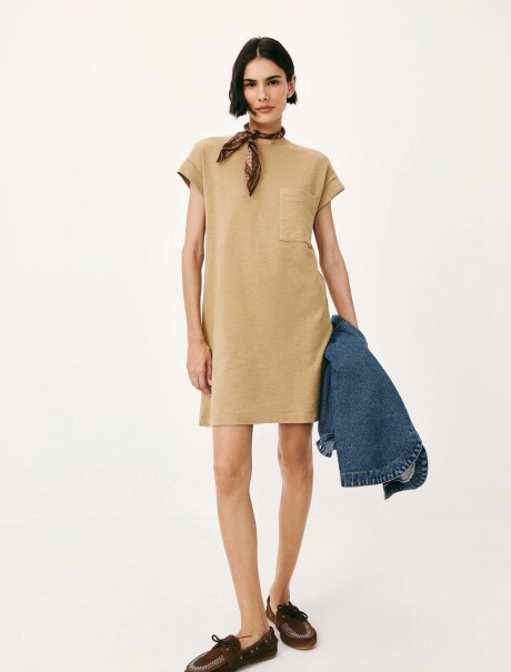VESTIDO CORTO BÁSICO TEXTURIZADO BEIGE
