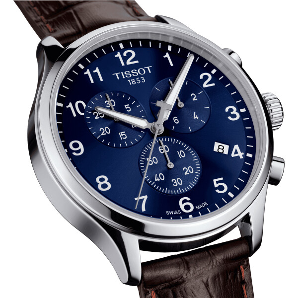 Reloj Tissot XL Classic Chrono con esfera azul Reloj Tissot XL Classic Chrono con esfera azul
