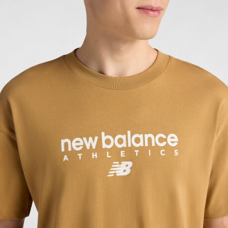 Remera New Balance de hombre - MT61D0U5ABG MOSTAZA