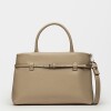 Cartera de mano Bay en cuero graneado Taupe