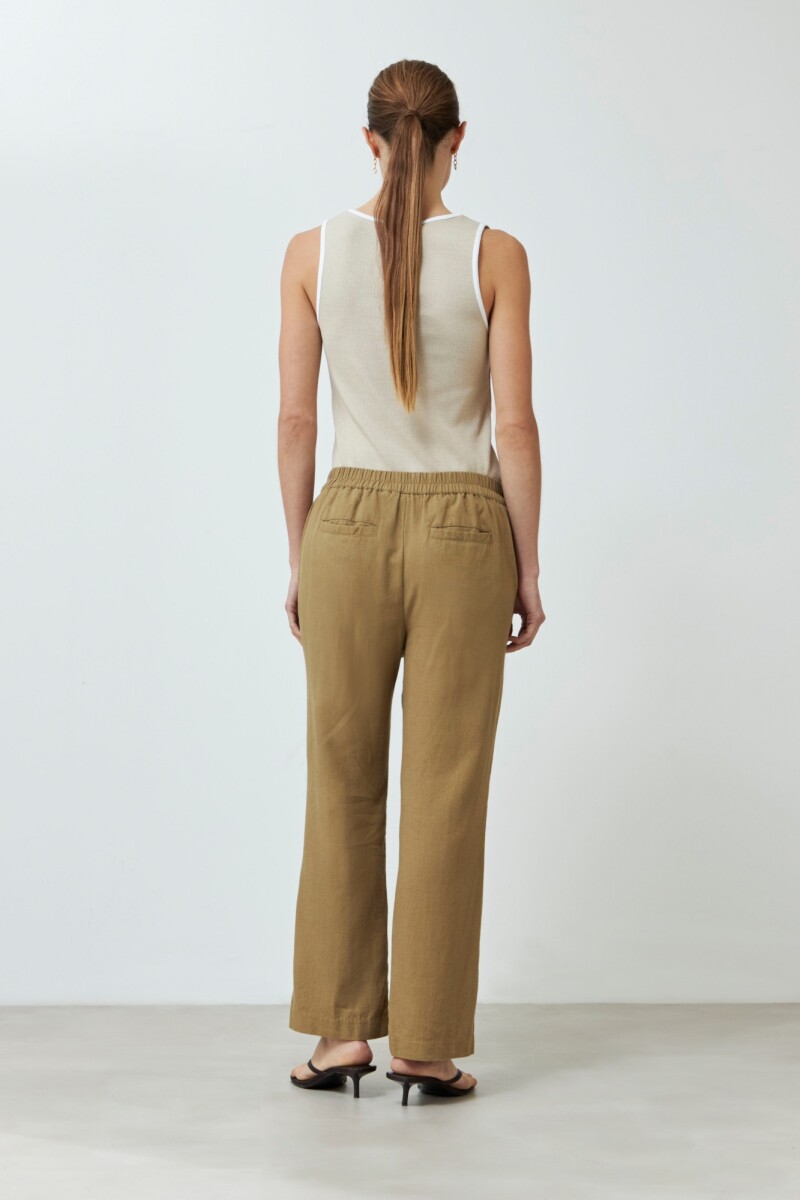 Pantalón capri de lino verde oliva