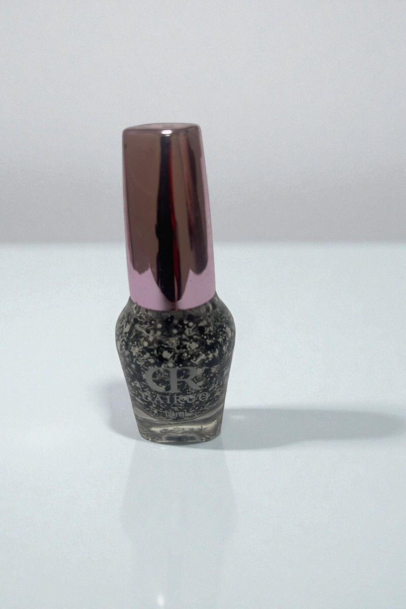 Esmalte glitter blanco y negro