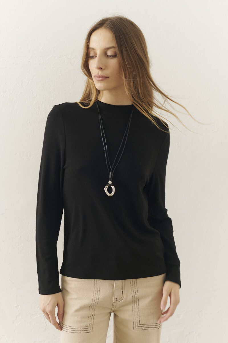 REMERA PILU NEGRO