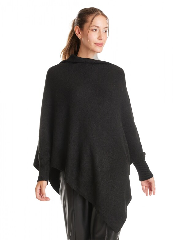 Poncho Asimetrico NEGRO