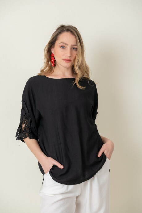 BLUSA CLAVEL Negro