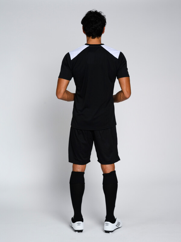 Equipo de futbol express Umbro Hombre V29