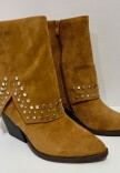 BOTA CORTA TACHA Camel