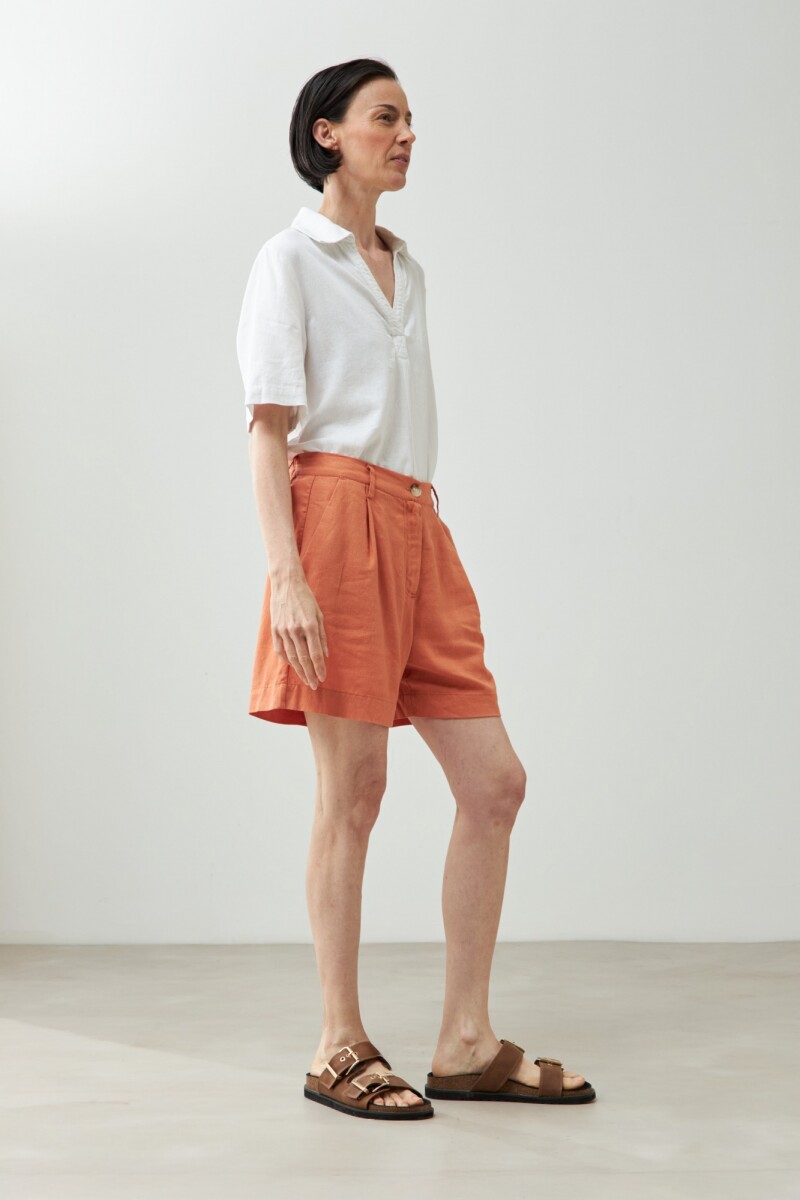 Short de lino con pinzas durazno
