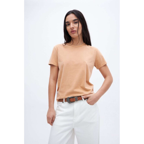 Remera Anette Camel