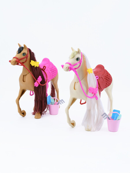 CABALLO CON ACCESORIOS MARRON