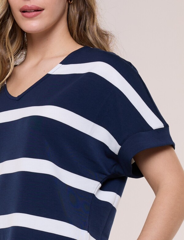 Remera Marinera Escote V AZUL