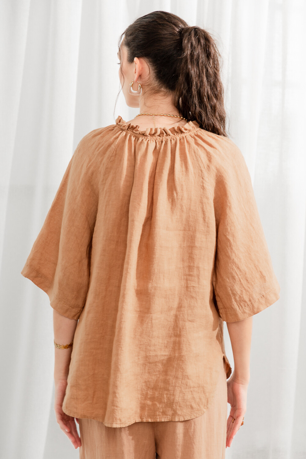 Blusa Leontina Camel