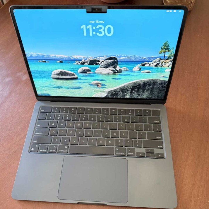 MacBook Air M2 13″ 2022 - 8GB RAM 256GB SSD MacBook Air M2 13″ 2022 - 8GB RAM 256GB SSD