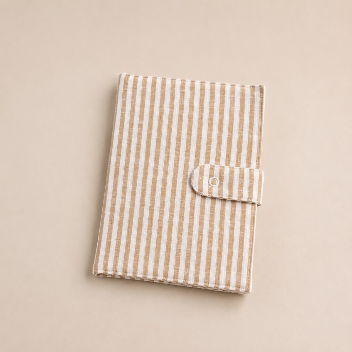 Organizador Carnet Pediátrico - Stripes Camel 