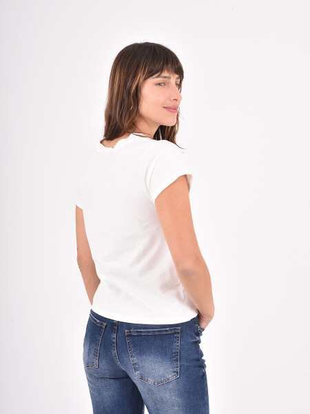 REMERA NELA OFF WHITE