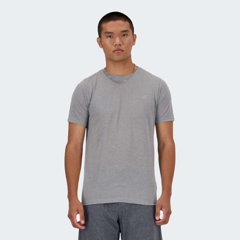 Remera New Balance Essentials Heath Gris