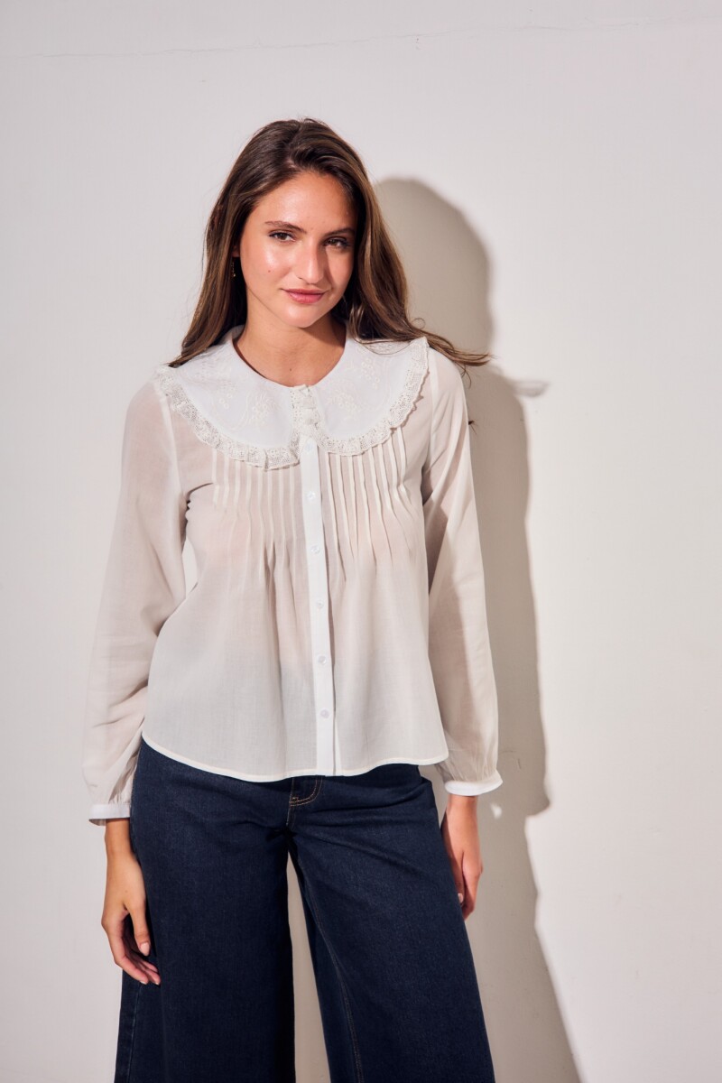 Blusa Cuello Bordado Nacar