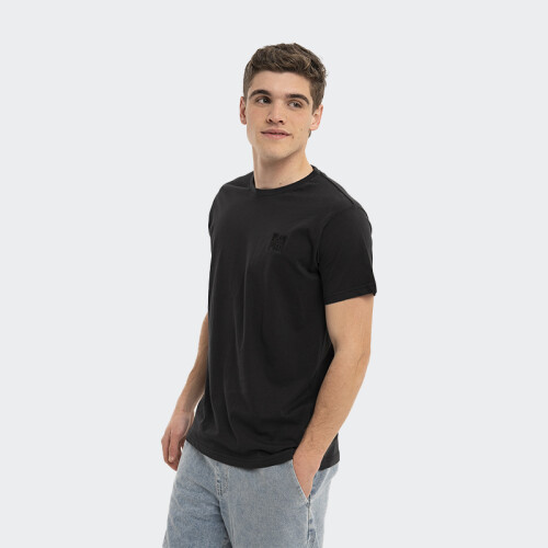 Remera Reef Classic Embroidered Negro