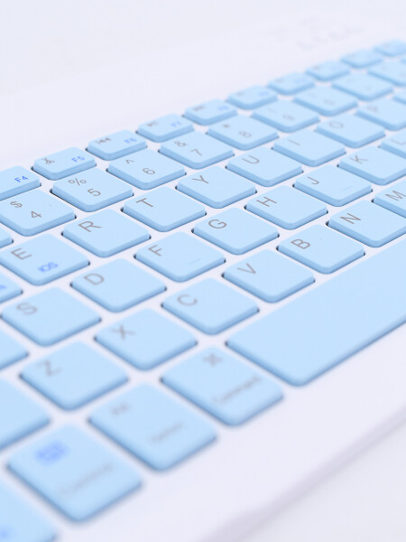 TECLADO INALÁMBRICO BLUETOOTH BLANCO