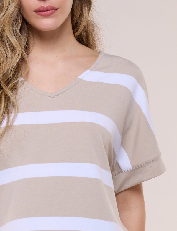 Remera Marinera Escote V BEIGE