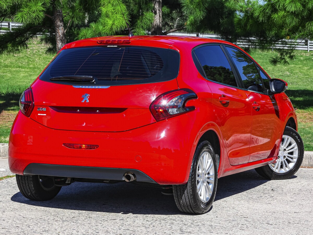 Peugeot 208 Allure 1.5 Extra Full 1.5 | Permuta / Financia Peugeot 208 Allure 1.5 Extra Full 1.5 | Permuta / Financia