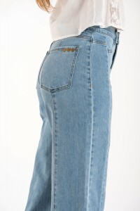 Jean Recto Con Cortes Denim