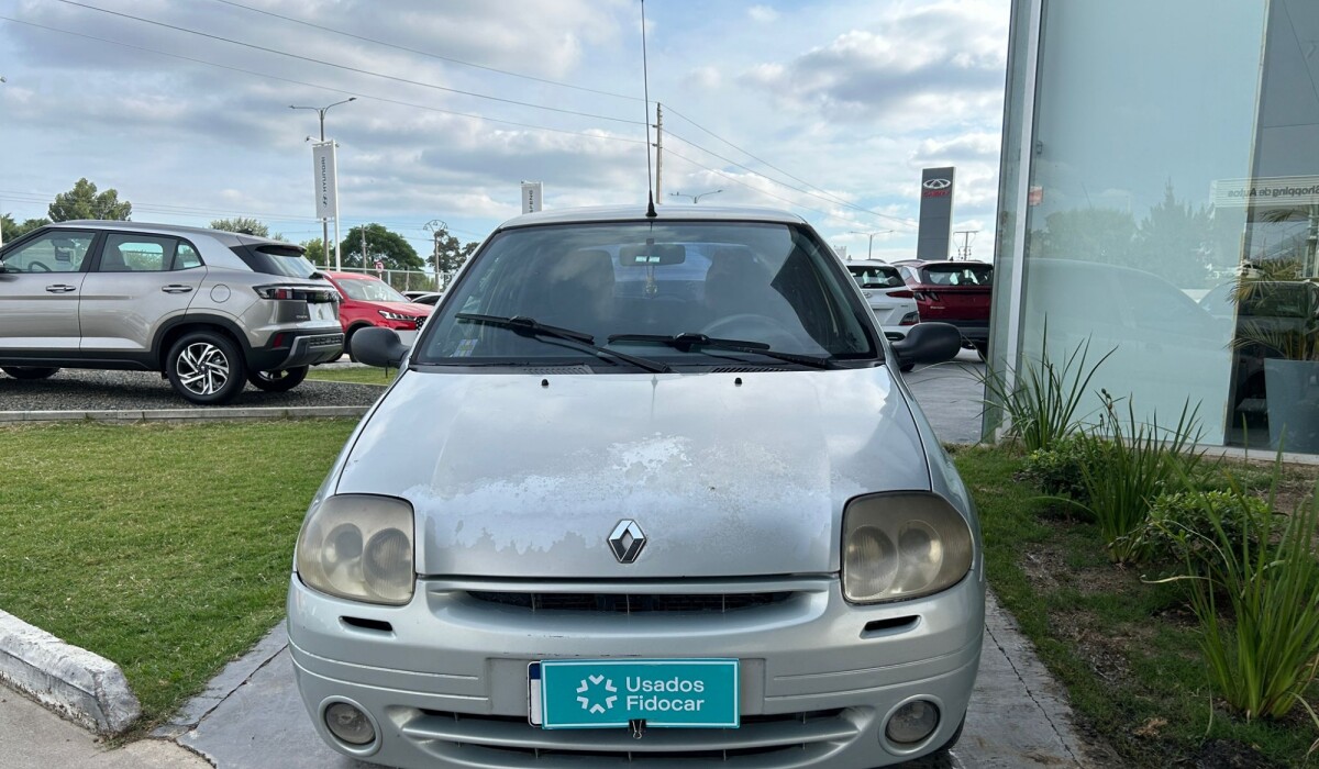 Renault Clio RT 1.6 - 2000 Renault Clio RT 1.6 - 2000