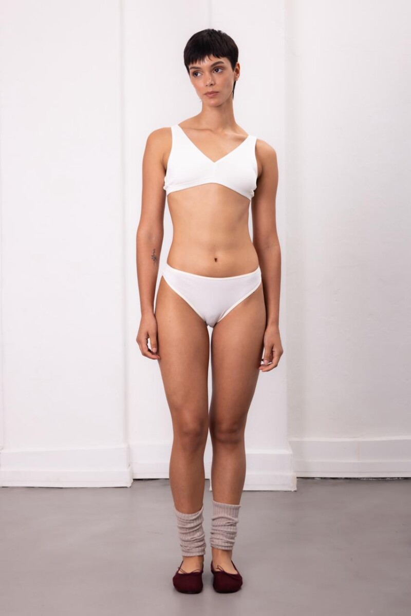 Vedetina Antonia Algodón – Corte clásico con ribete que acompaña sin marcar Crema