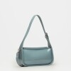 Cartera al hombro Leaf en efecto cuero charol Celeste
