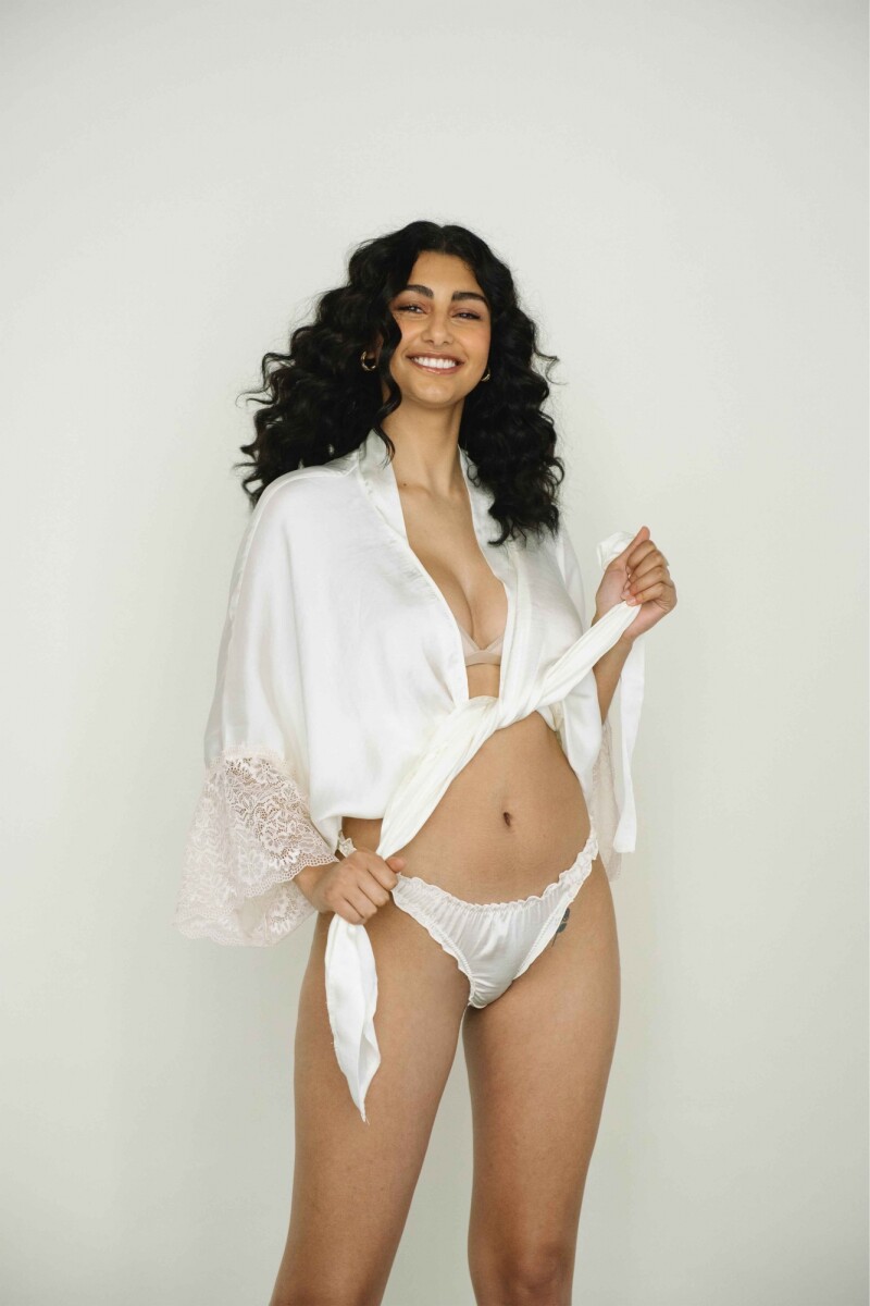 Pantie Cata Less Seda [B39] Crema