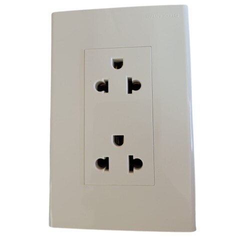 TOMACORRIENTE DOBLE BIPOLAR C/ P/T EURO MONOBLOCK BLANCO 15A-110/250V SERIE CLIO TOMACORRIENTE DOBLE BIPOLAR C/ P/T EURO MONOBLOCK BLANCO 15A-110/250V SERIE CLIO