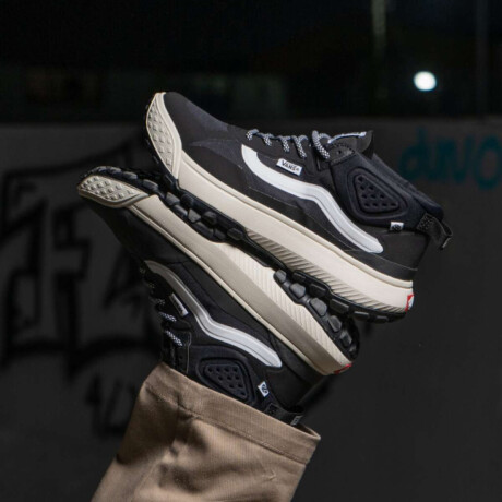 Championes Vans Mte Crosspath Mid Negro