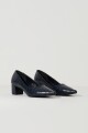 Zapato crocco con taco azul marino