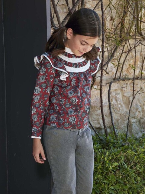 Blusa Con Tiras Bordado Coral Oscuro