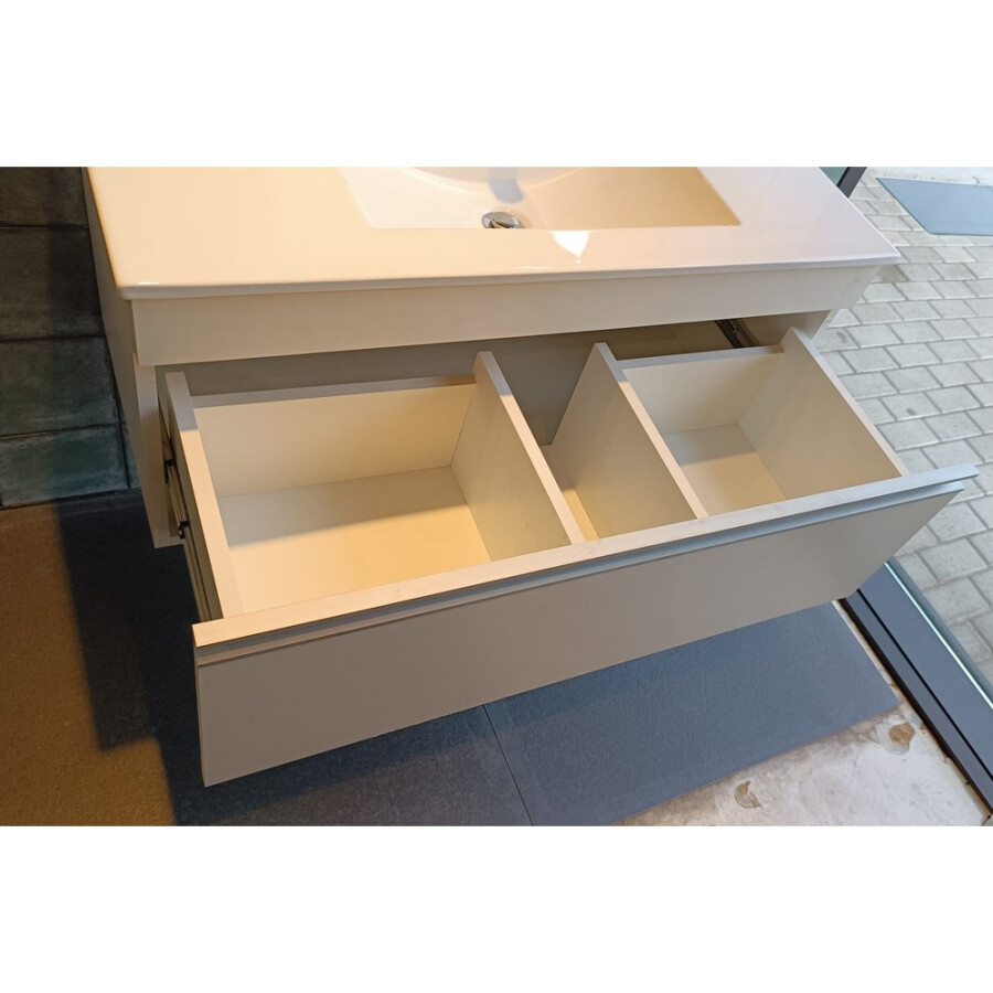 Mueble blanco liso con cajón Mueble blanco liso con cajón